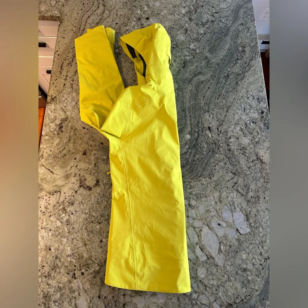 Stio Womens ‘22 Ski Shell - Picture 2 of 16